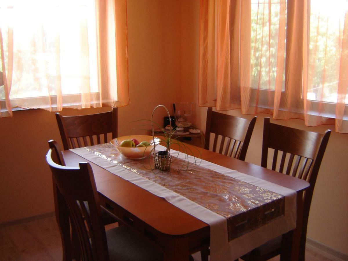 Rose Valley Guest House Kazanlŭk Exterior foto